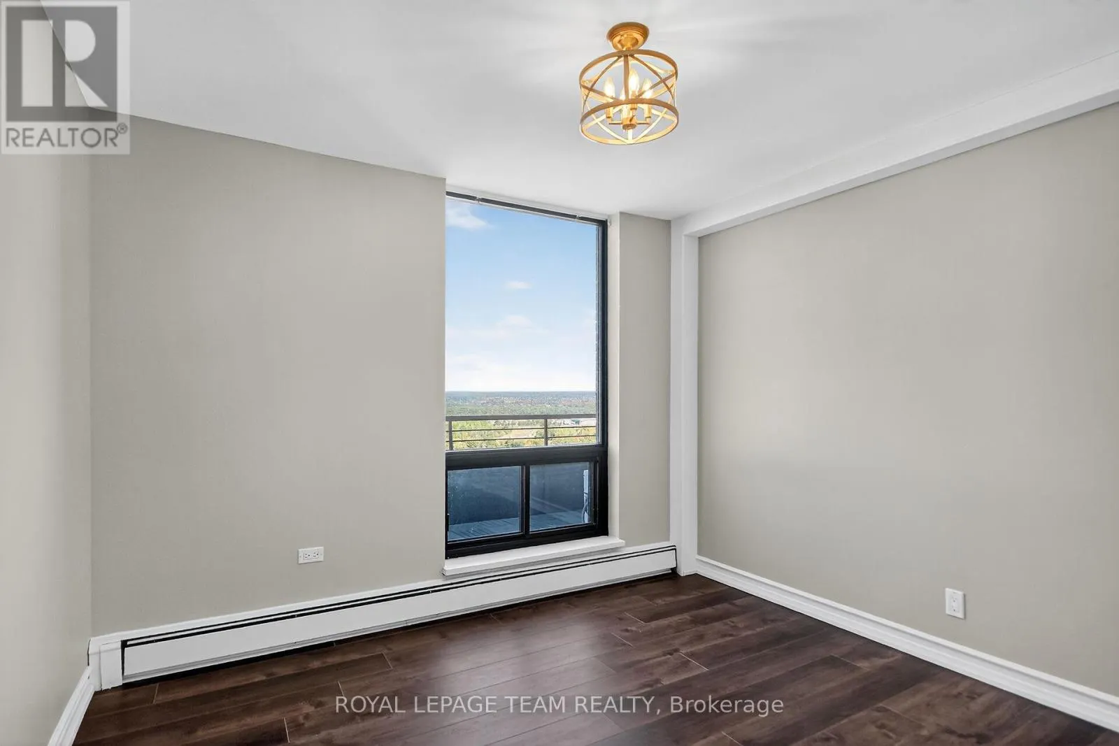 2509/2510 - 515 ST LAURENT BOULEVARD