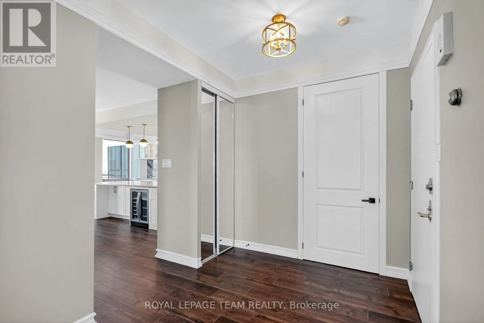 2509/2510 - 515 ST LAURENT BOULEVARD