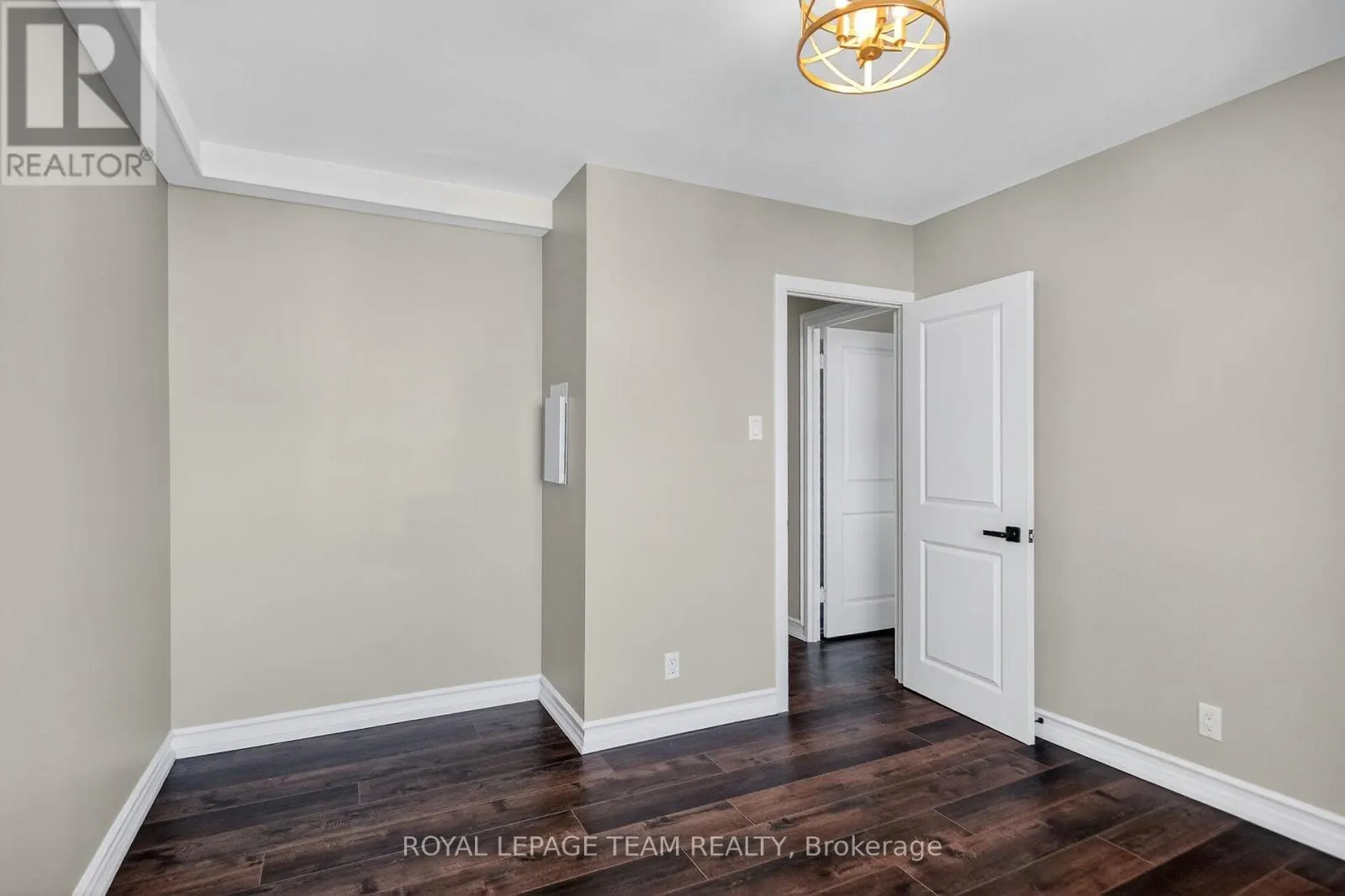 2509/2510 - 515 ST LAURENT BOULEVARD