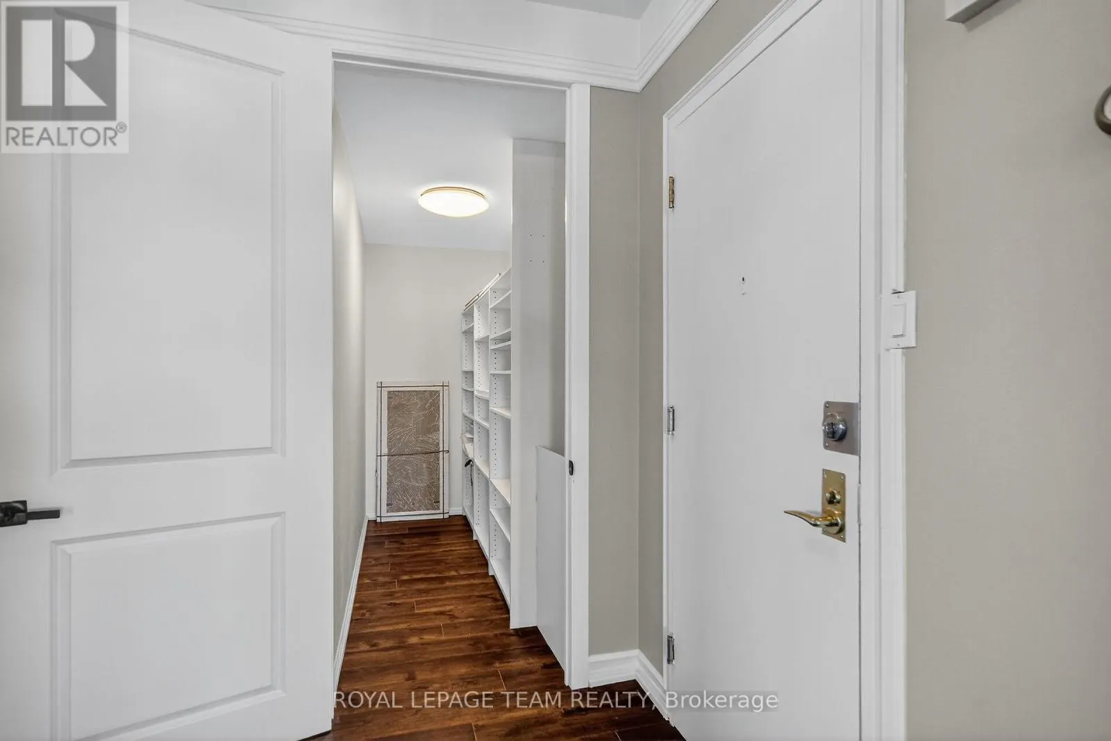 2509/2510 - 515 ST LAURENT BOULEVARD