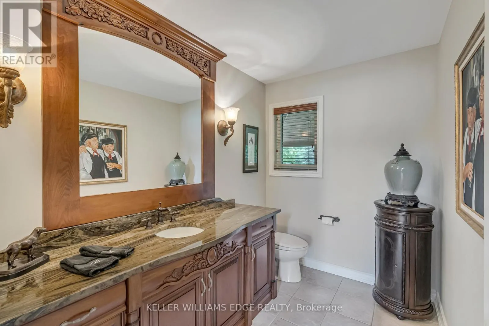 8 LOCHSIDE DRIVE