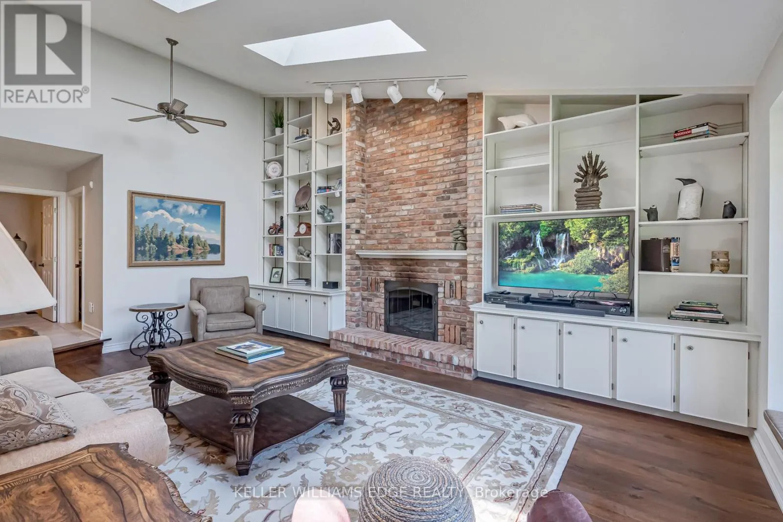 8 LOCHSIDE DRIVE