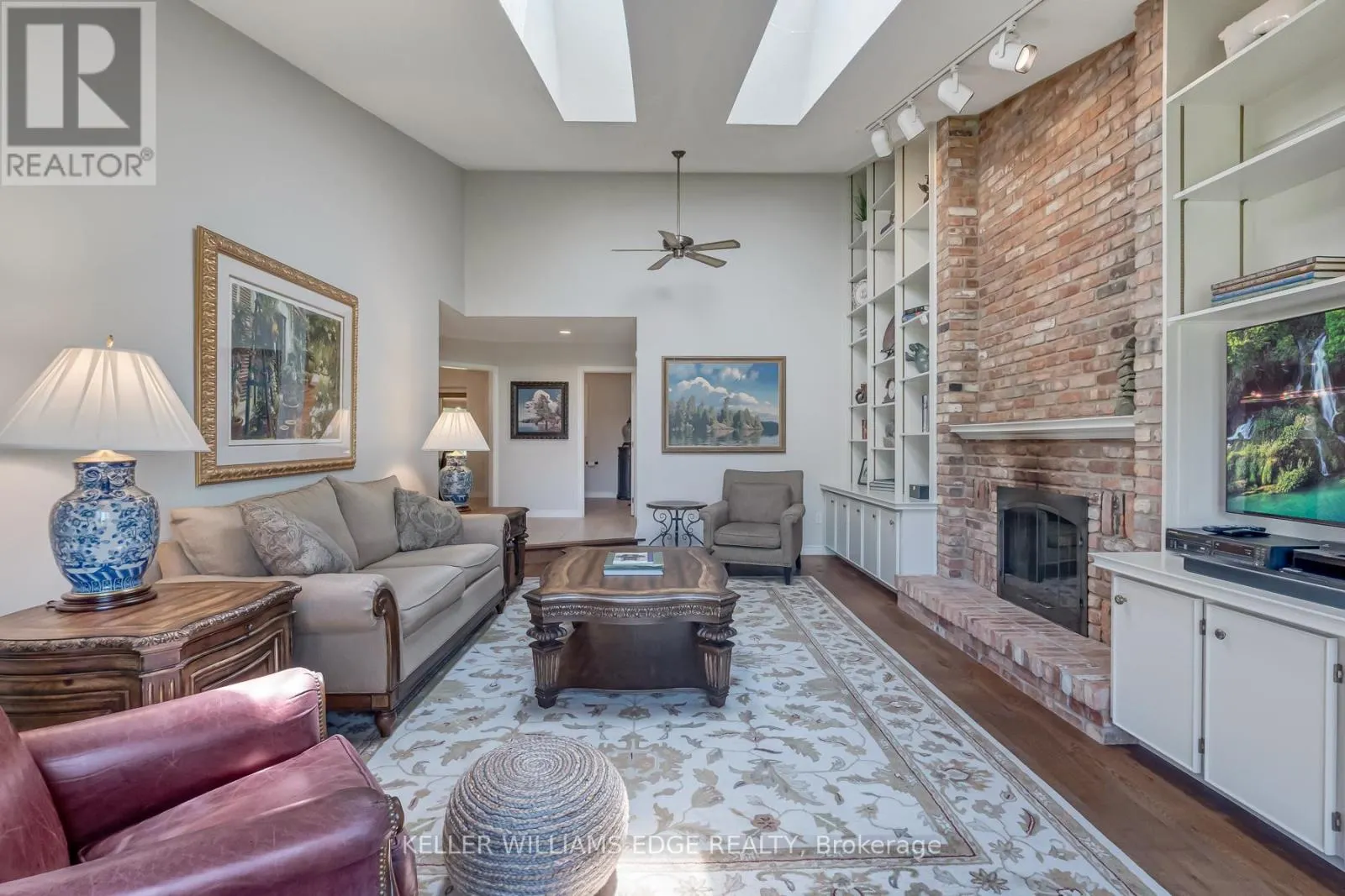 8 LOCHSIDE DRIVE