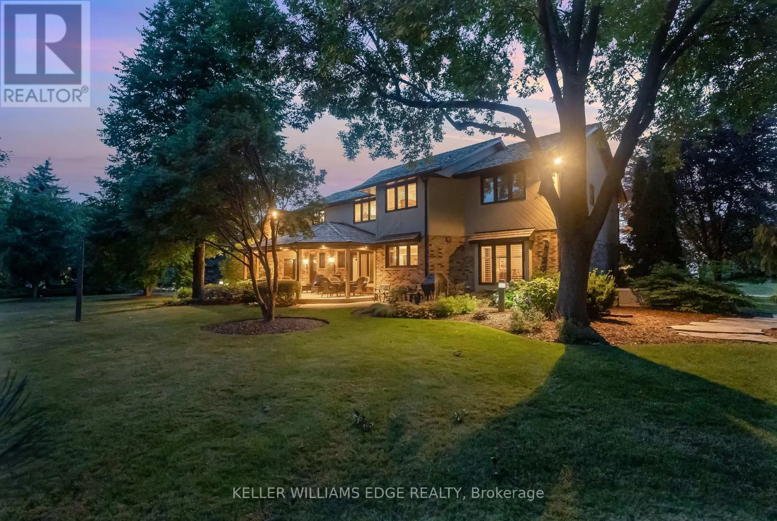 8 LOCHSIDE DRIVE