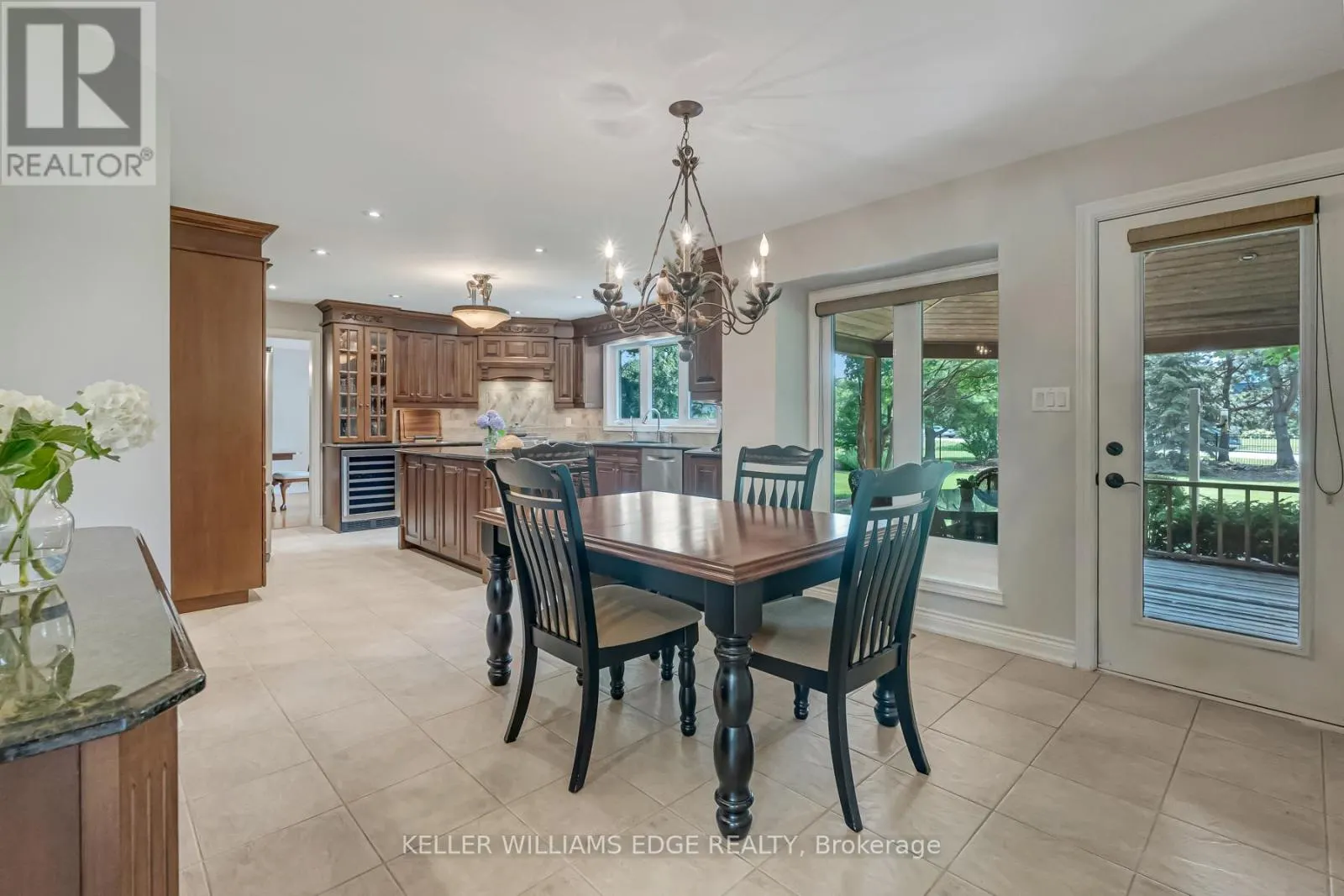 8 LOCHSIDE DRIVE