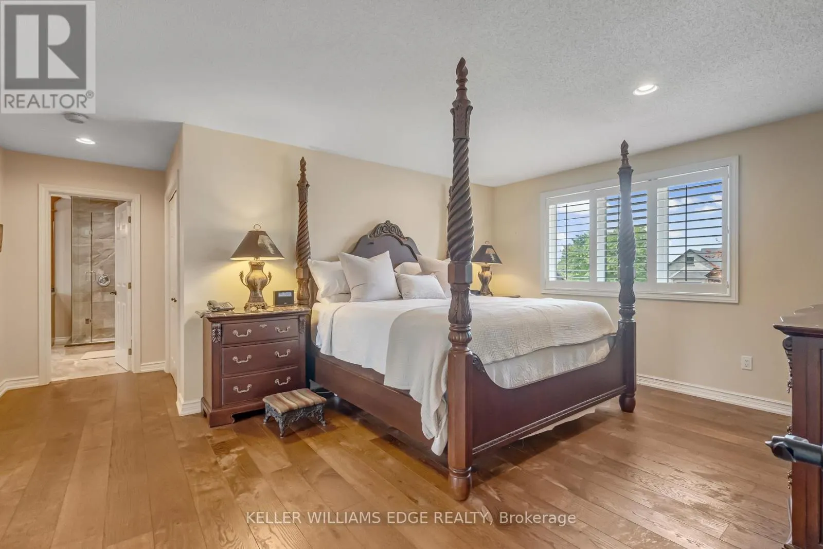 8 LOCHSIDE DRIVE