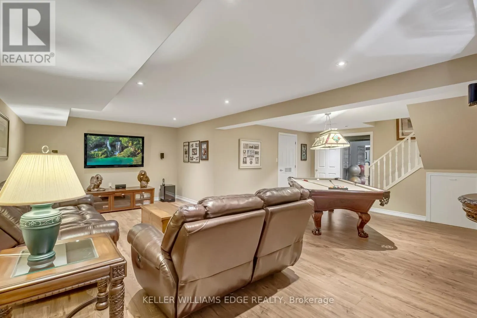 8 LOCHSIDE DRIVE