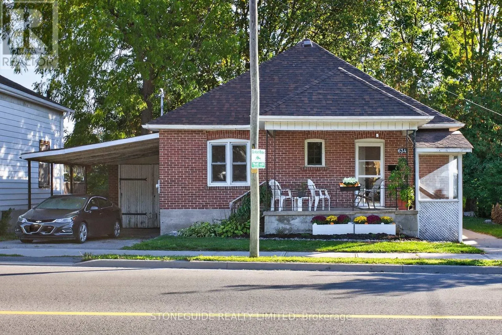 634 ARMOUR ROAD