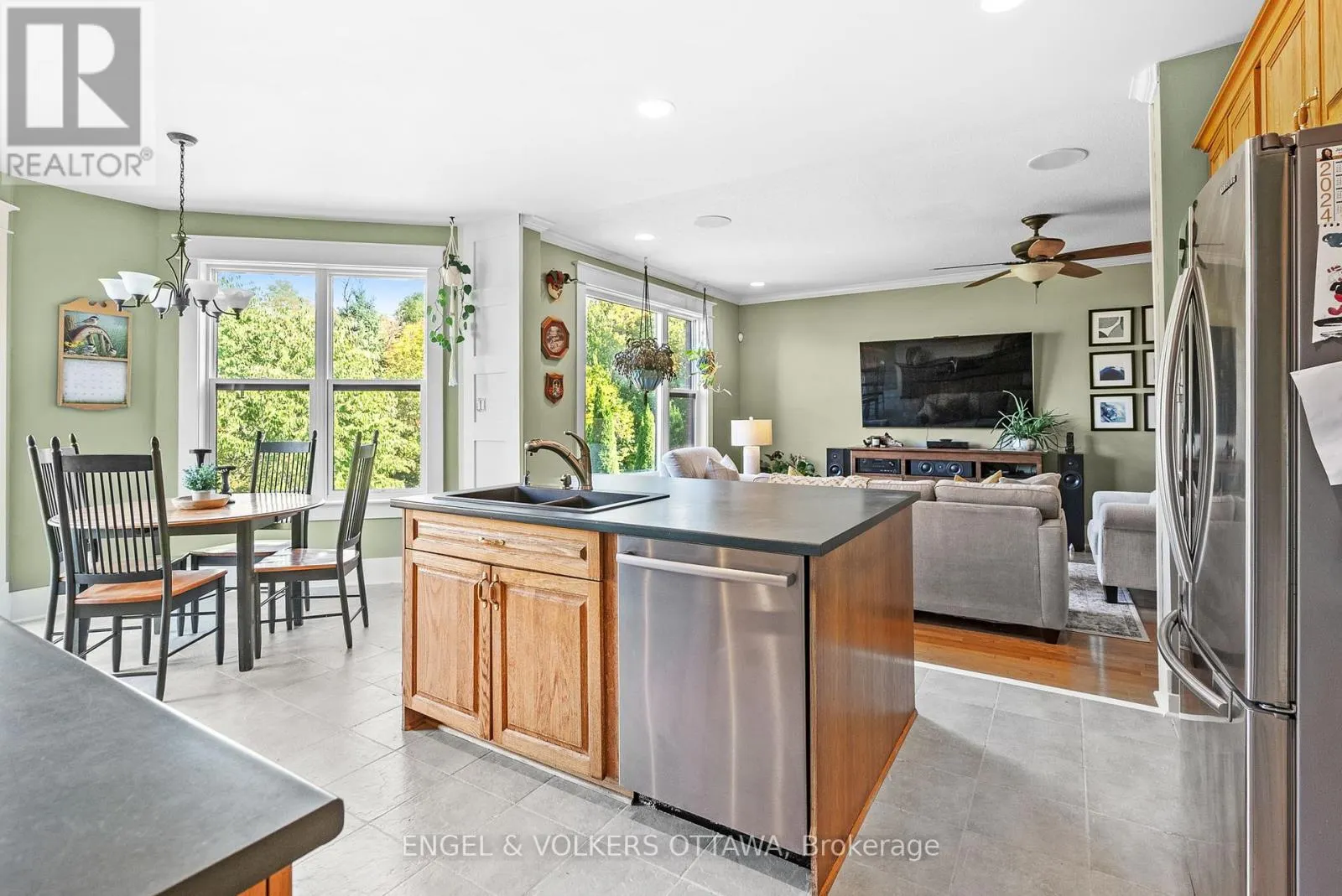 2139 BLUE WILLOW CRESCENT