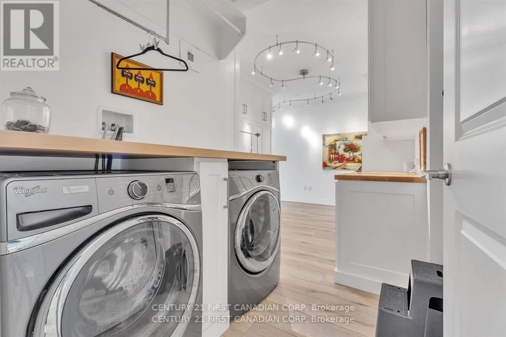 2701/2704 - 330 RIDOUT STREET N, #2701/2704
