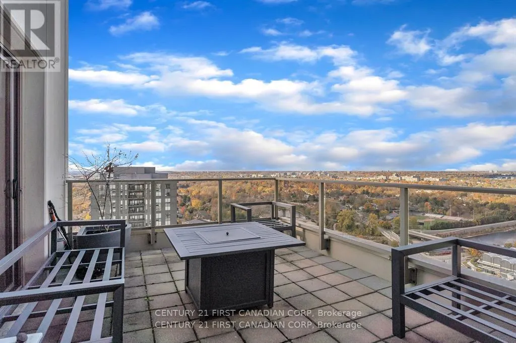2701/2704 - 330 RIDOUT STREET N, #2701/2704