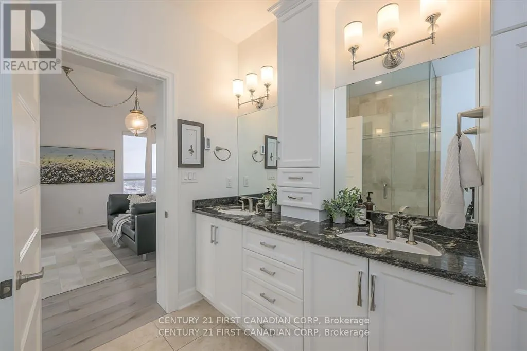 2701/2704 - 330 RIDOUT STREET N, #2701/2704