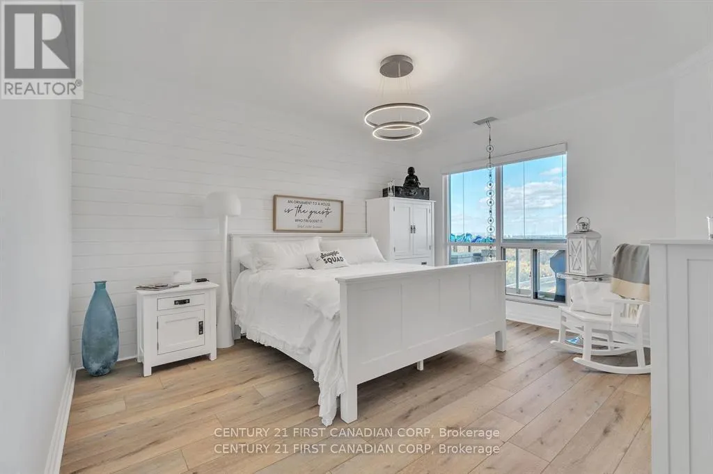 2701/2704 - 330 RIDOUT STREET N, #2701/2704
