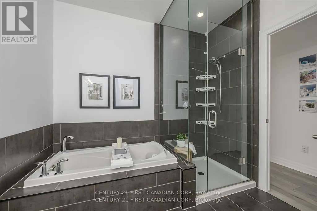 2701/2704 - 330 RIDOUT STREET N, #2701/2704