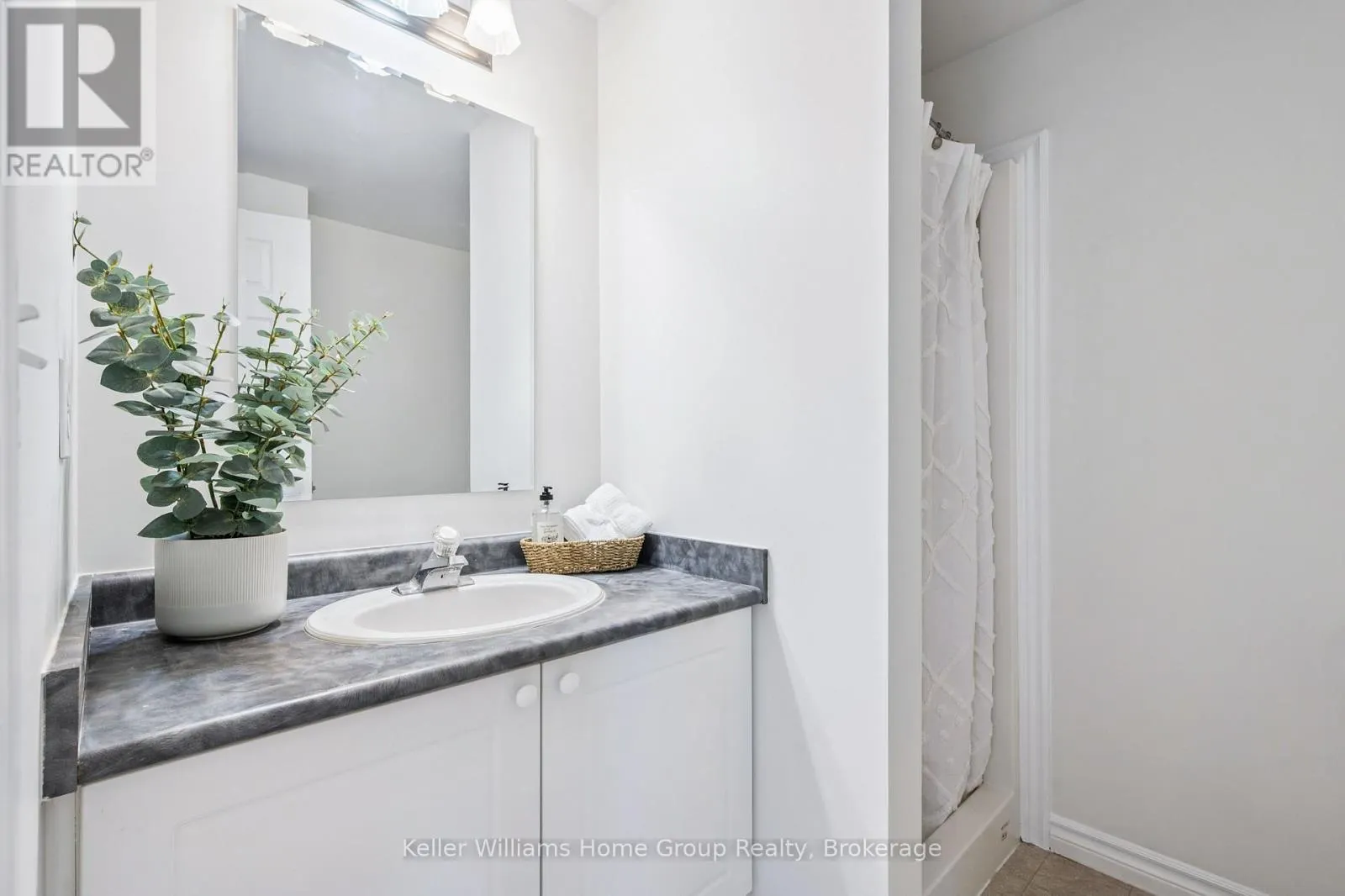 219 TERRAVIEW CRESCENT