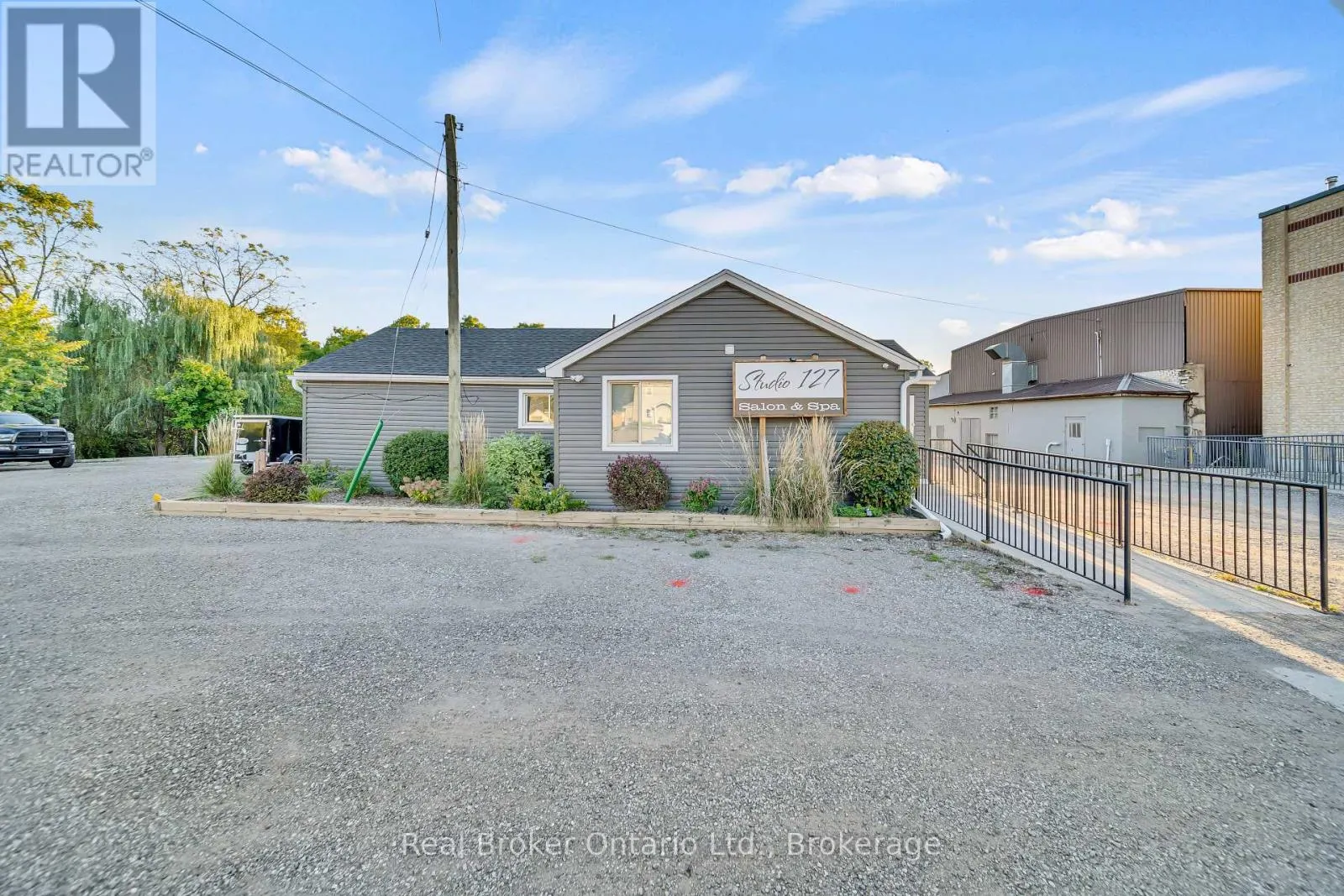 1302 SWAN STREET