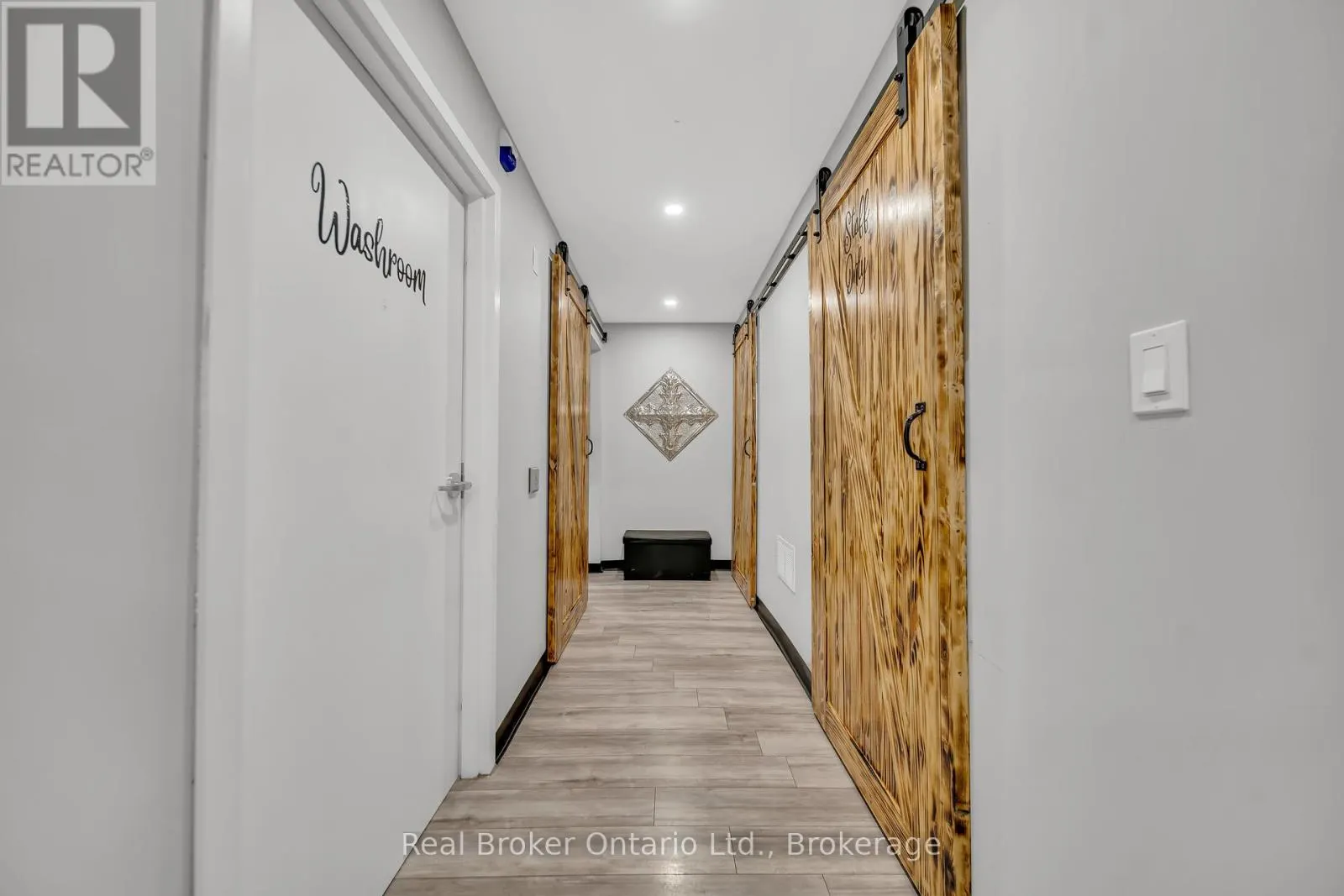 1302 SWAN STREET