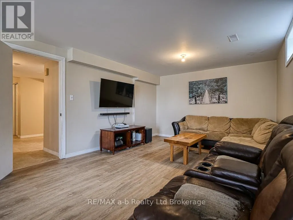 936549 BLENHEIM ROAD