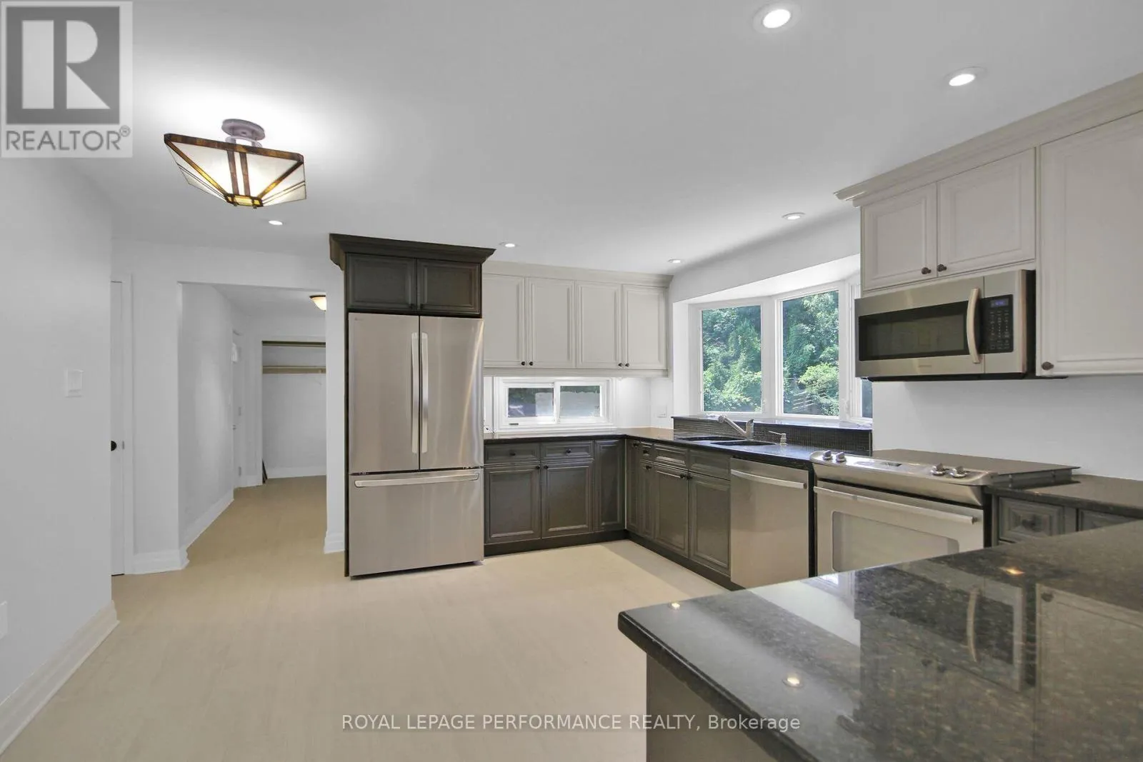 82 QUEENSLINE DRIVE