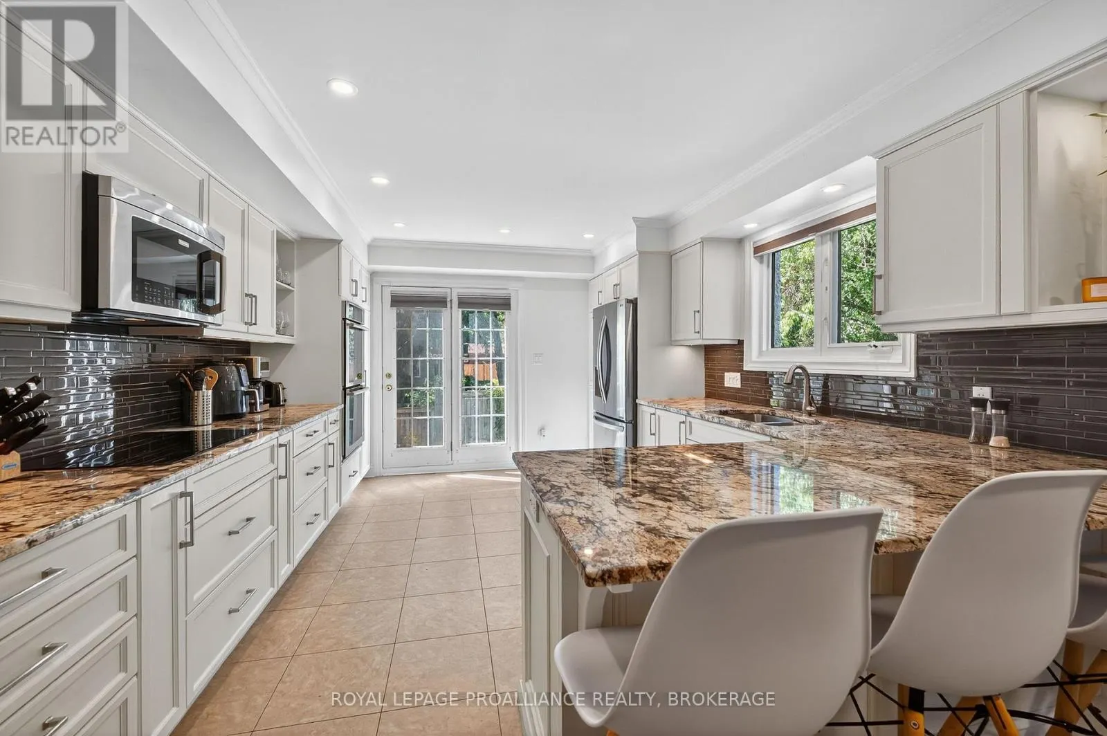 202 ALWINGTON PLACE