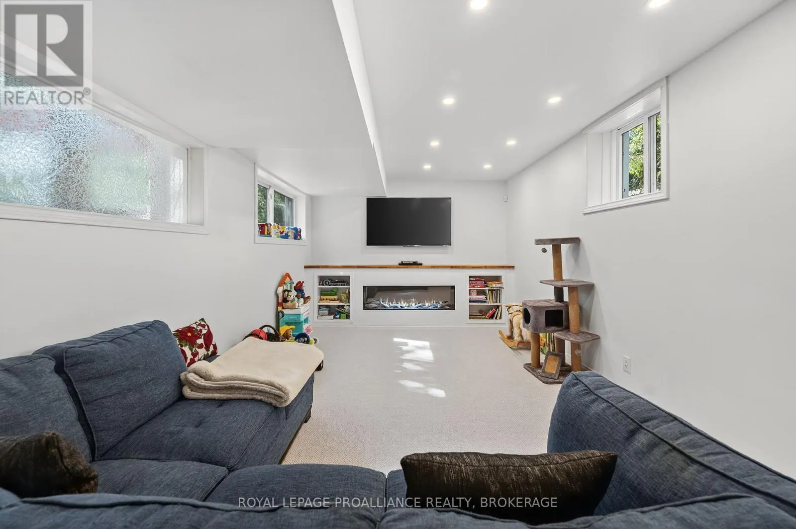 202 ALWINGTON PLACE