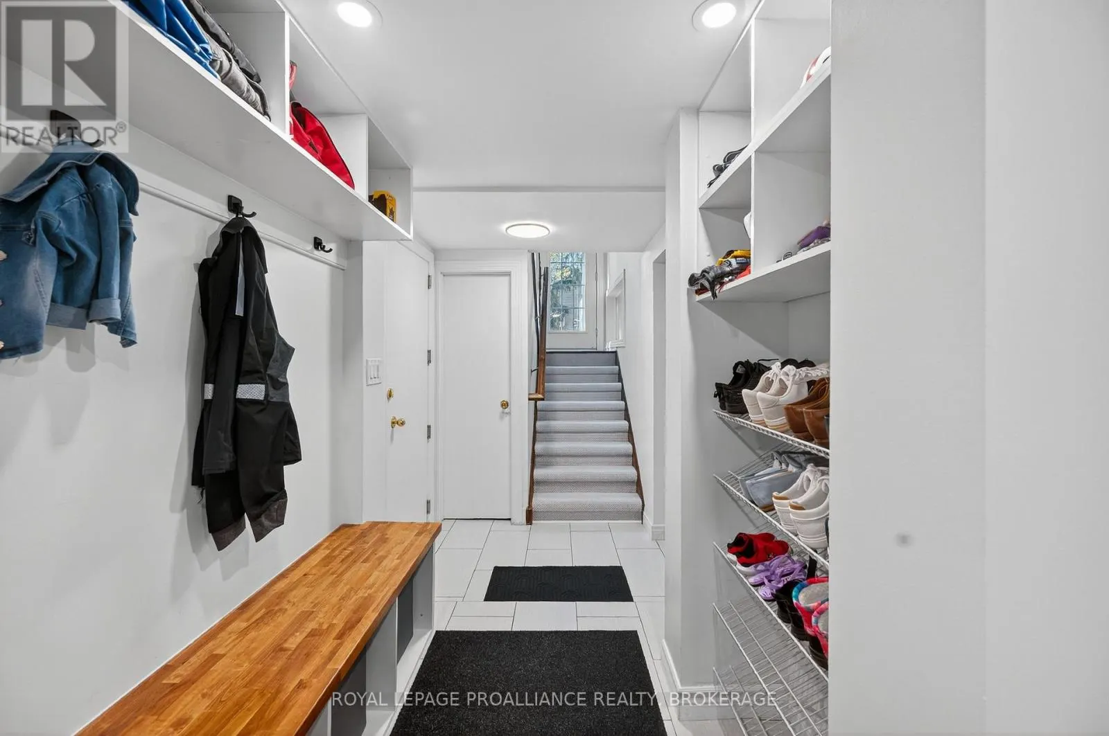 202 ALWINGTON PLACE
