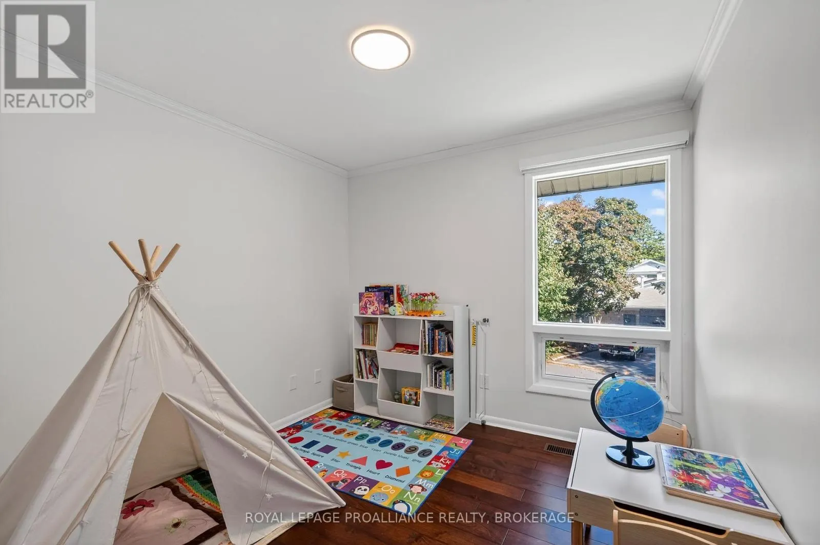 202 ALWINGTON PLACE