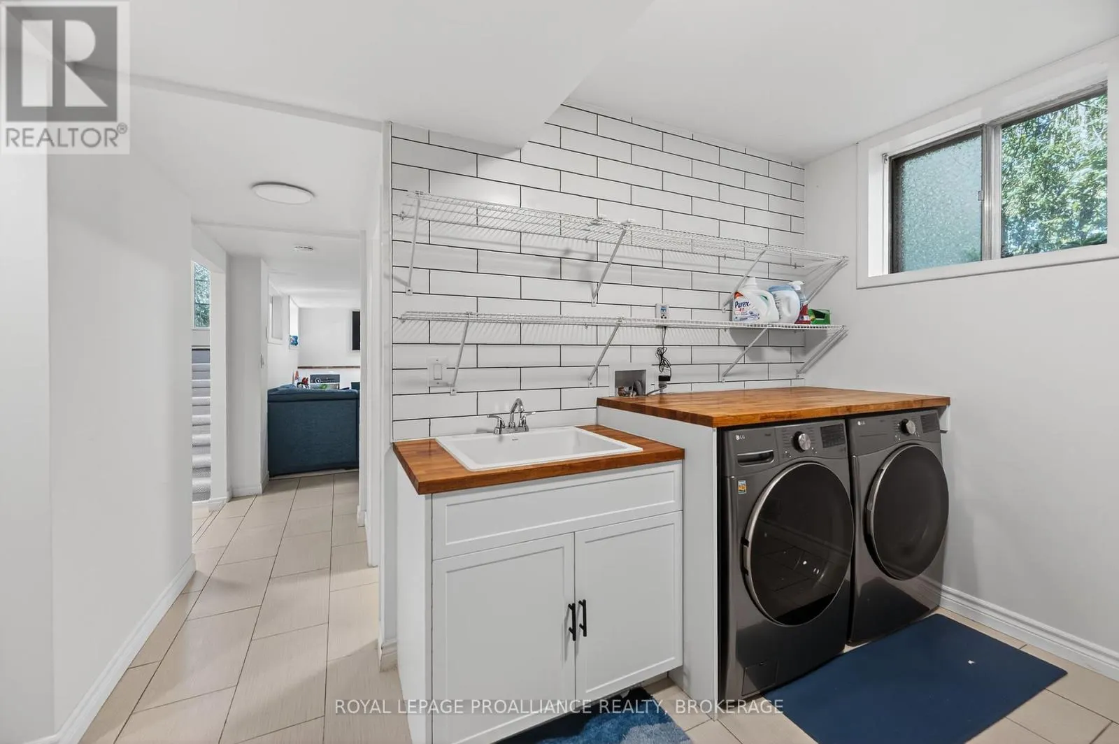 202 ALWINGTON PLACE