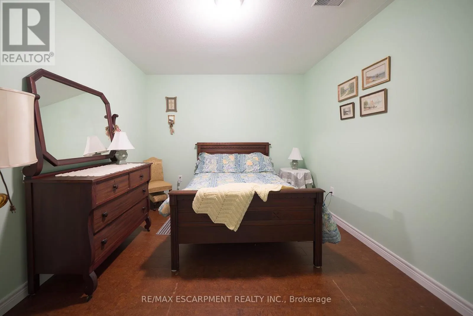 8 - 24 HARDY ROAD