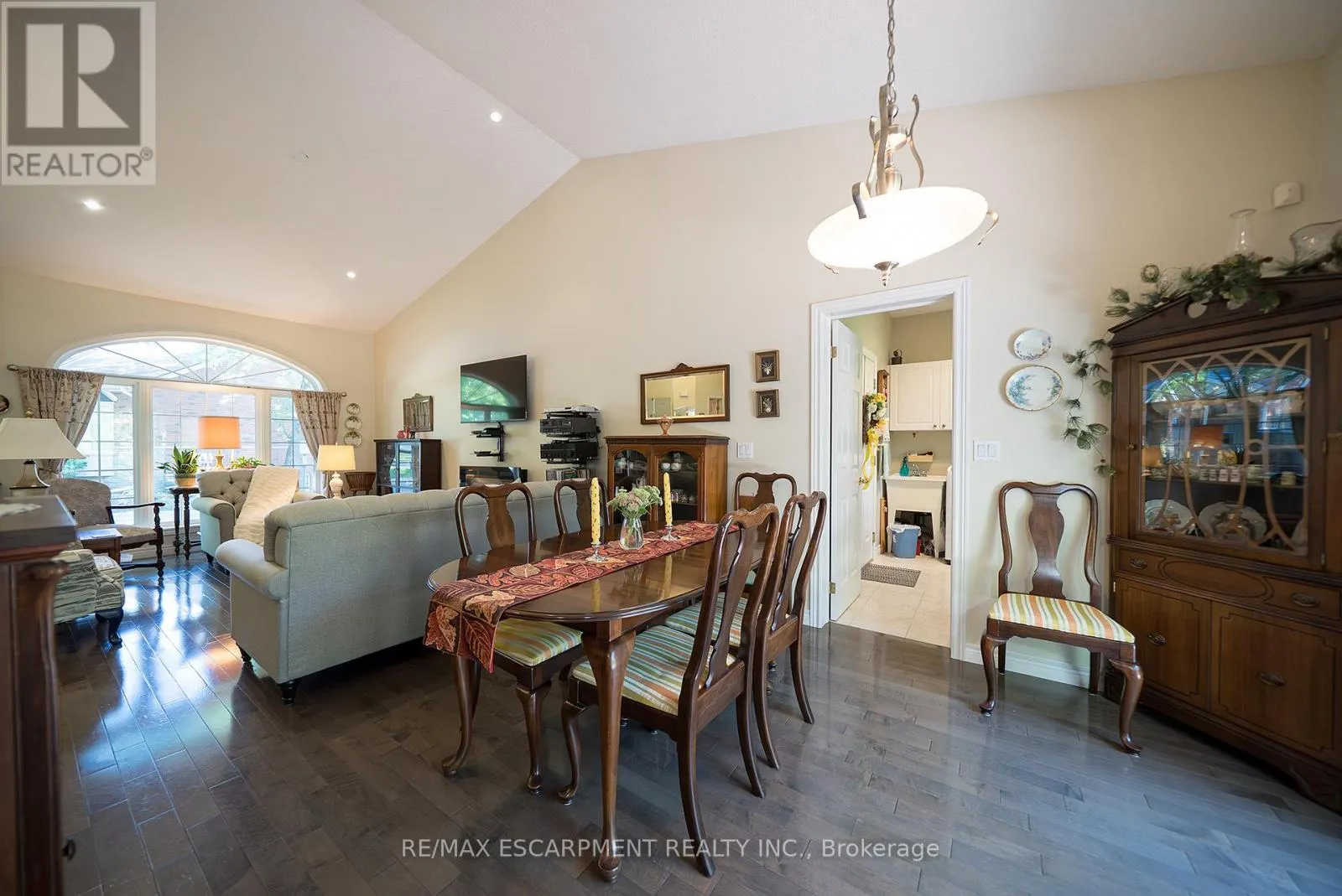 8 - 24 HARDY ROAD