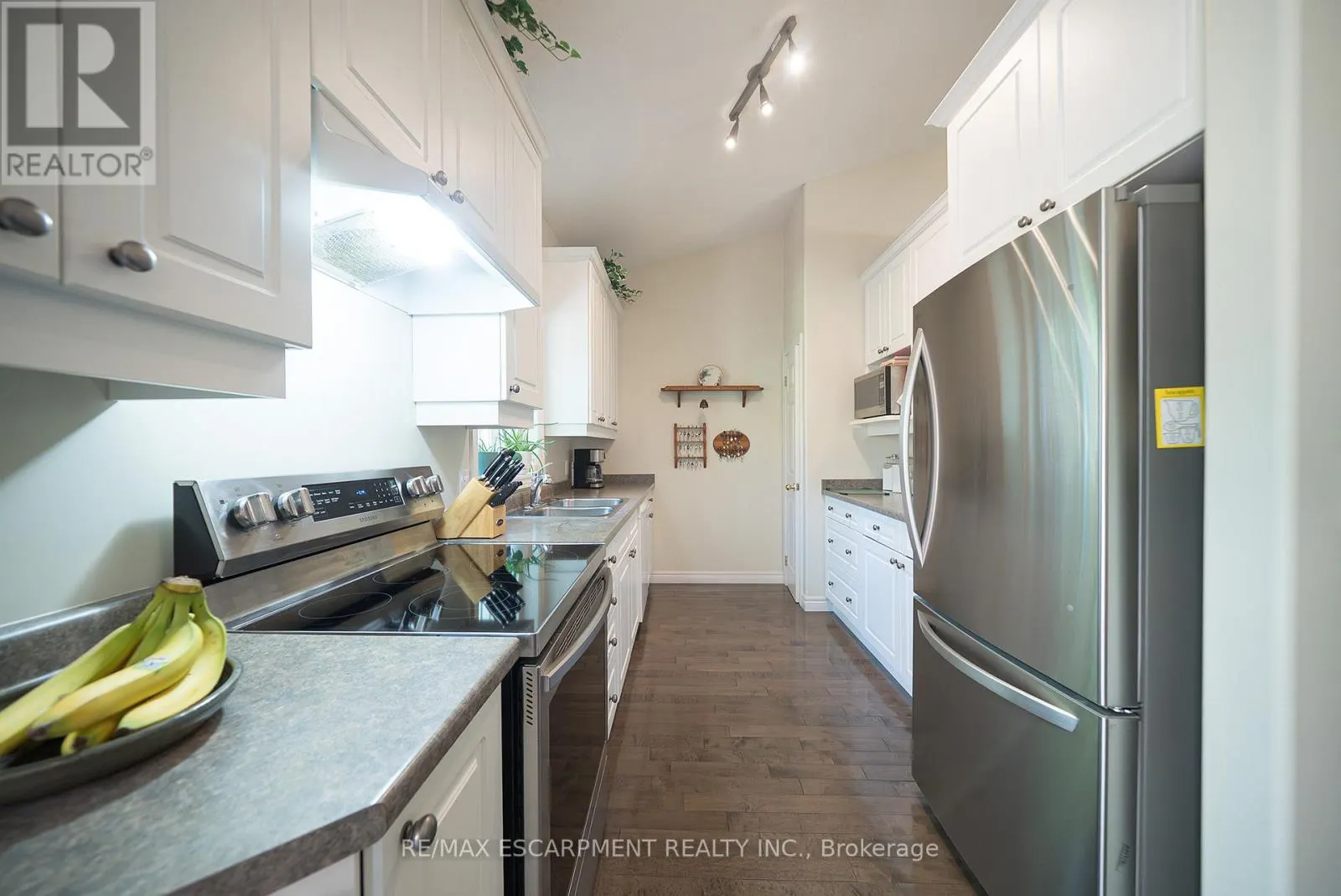 8 - 24 HARDY ROAD