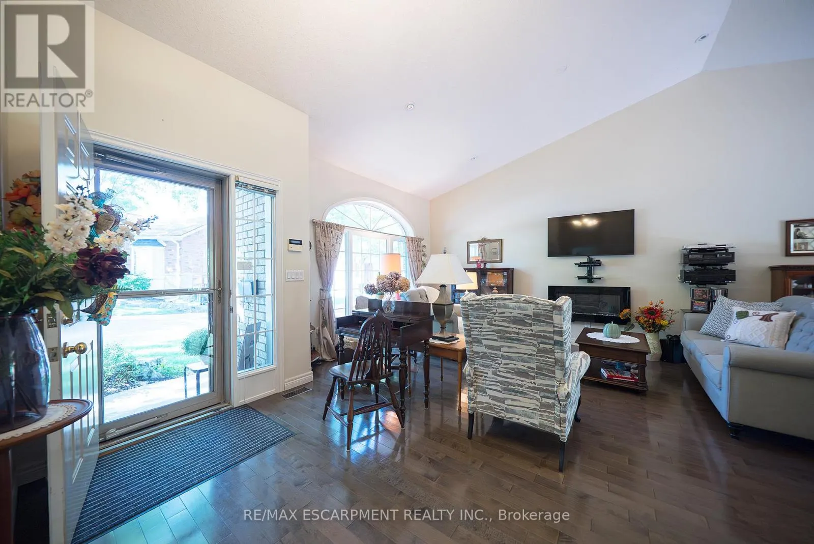 8 - 24 HARDY ROAD