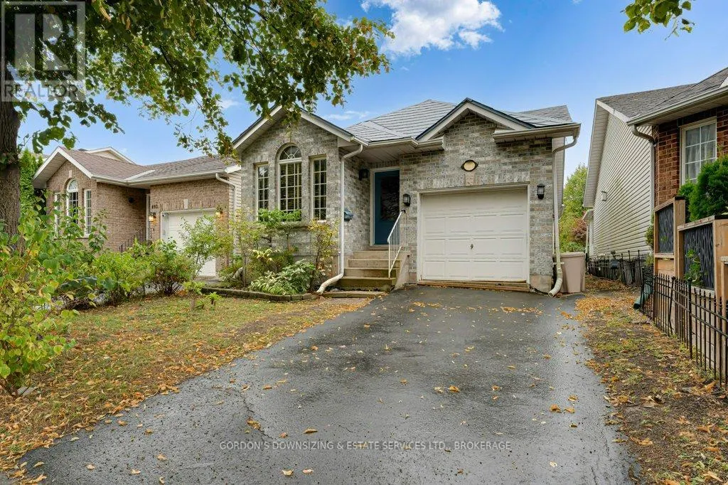464 FREEMAN CRESCENT