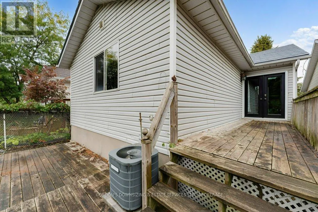 464 FREEMAN CRESCENT