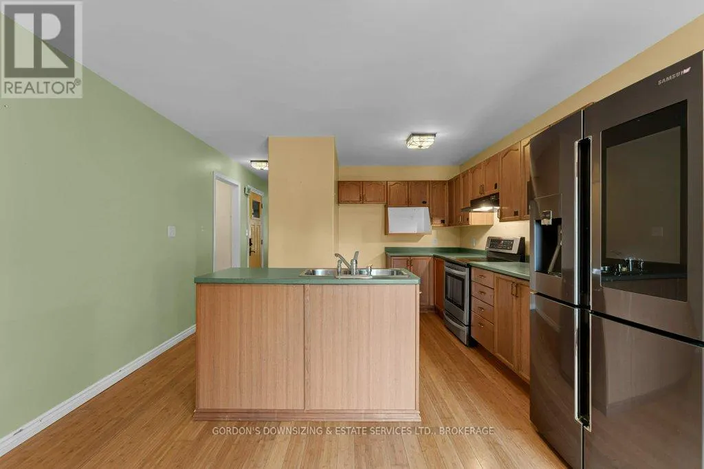 464 FREEMAN CRESCENT