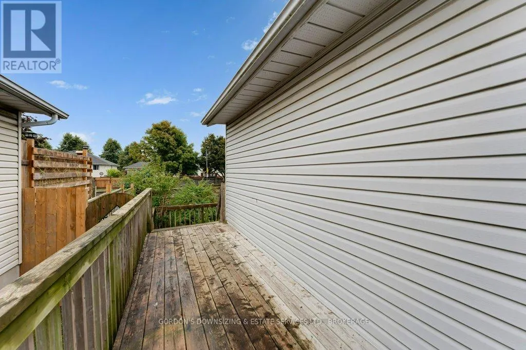 464 FREEMAN CRESCENT
