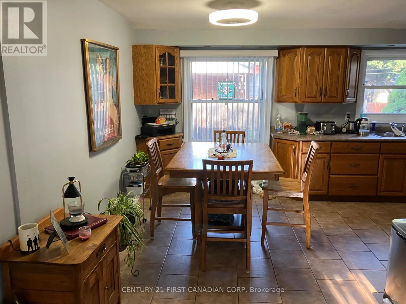 63 HAWKESBURY AVENUE