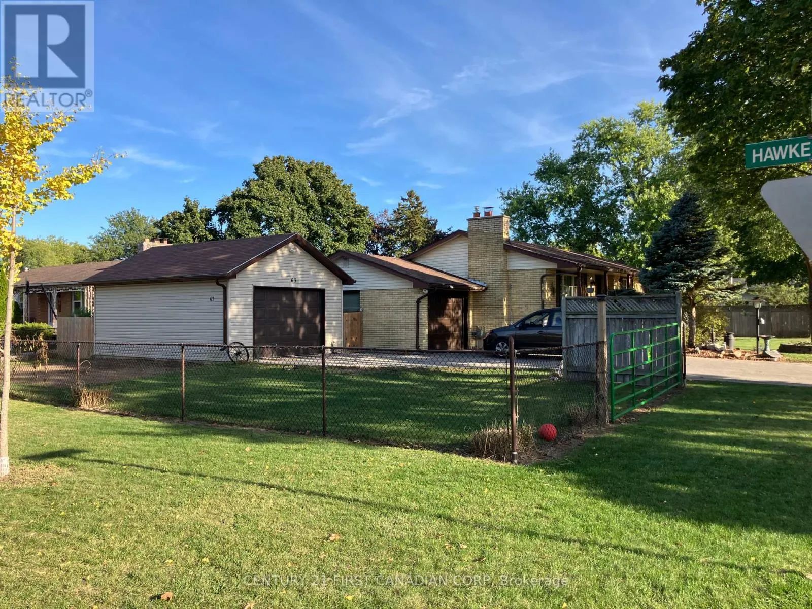 63 HAWKESBURY AVENUE