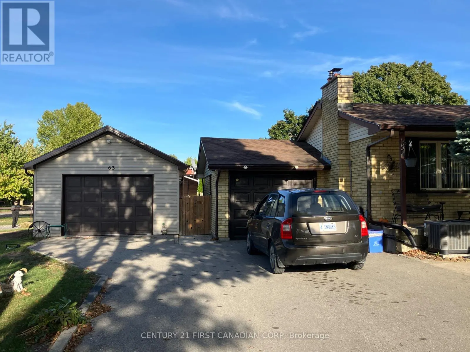63 HAWKESBURY AVENUE