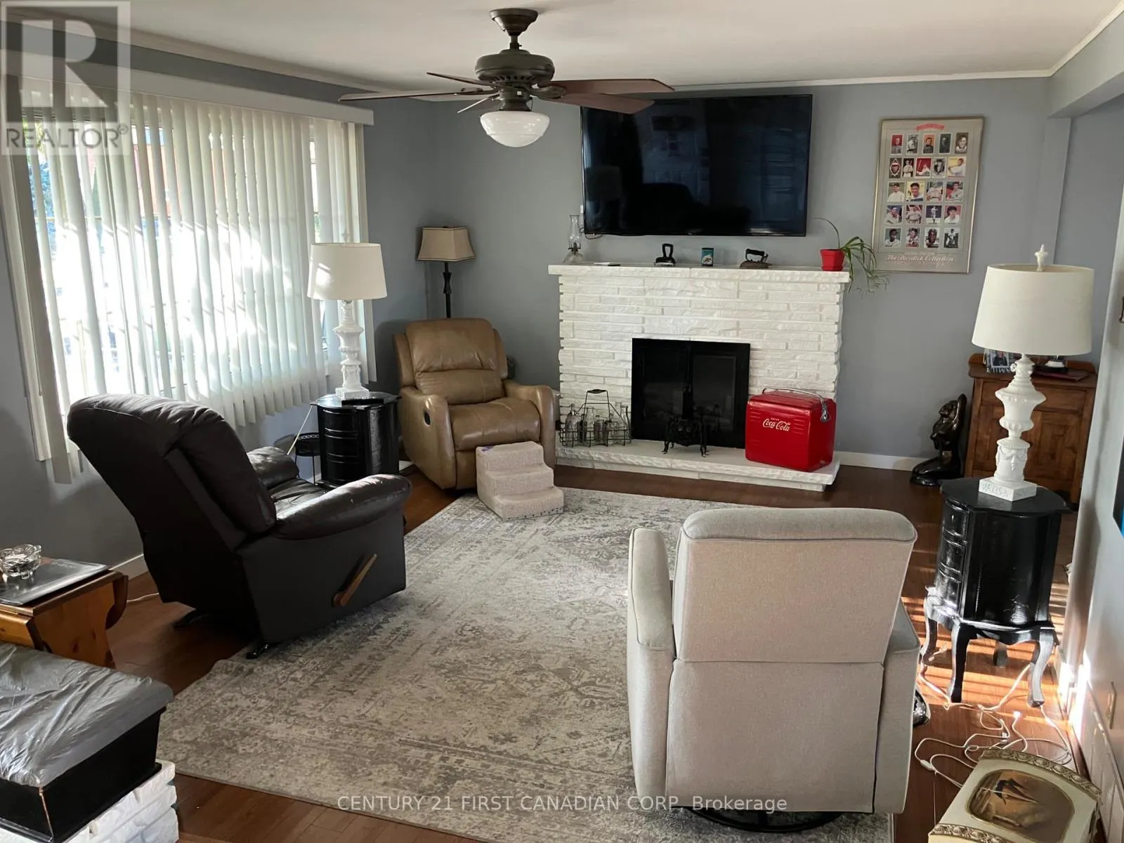 63 HAWKESBURY AVENUE