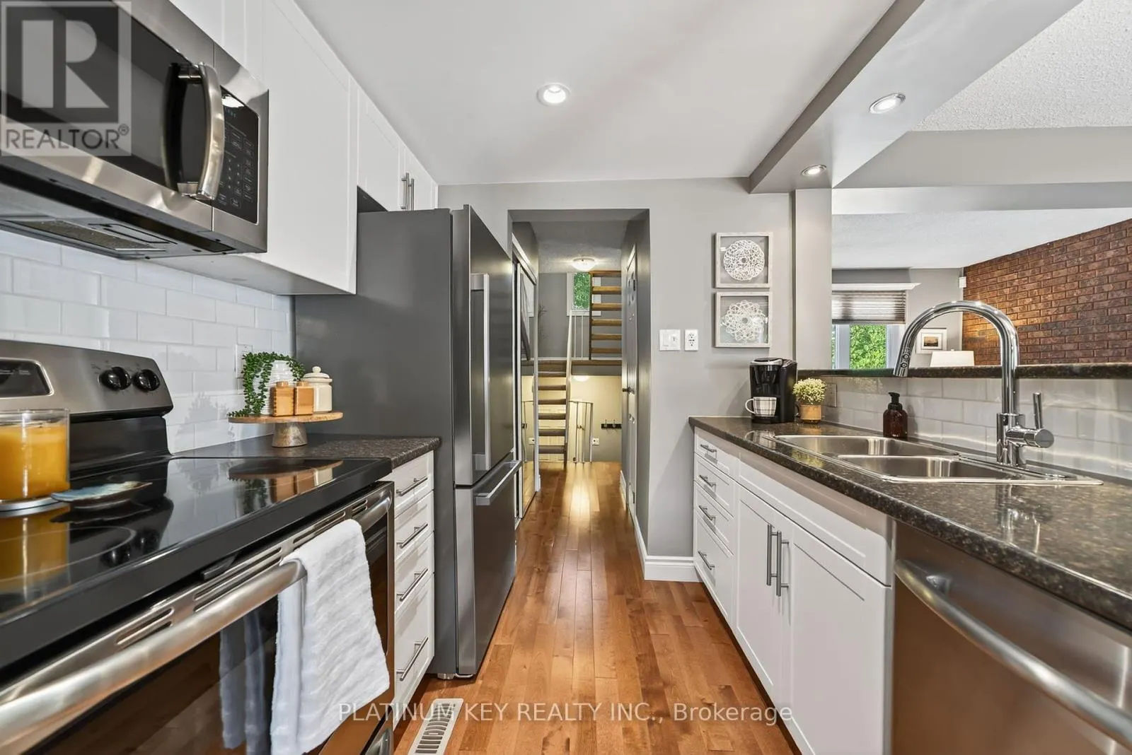 27 - 295 WILKINS STREET, #27