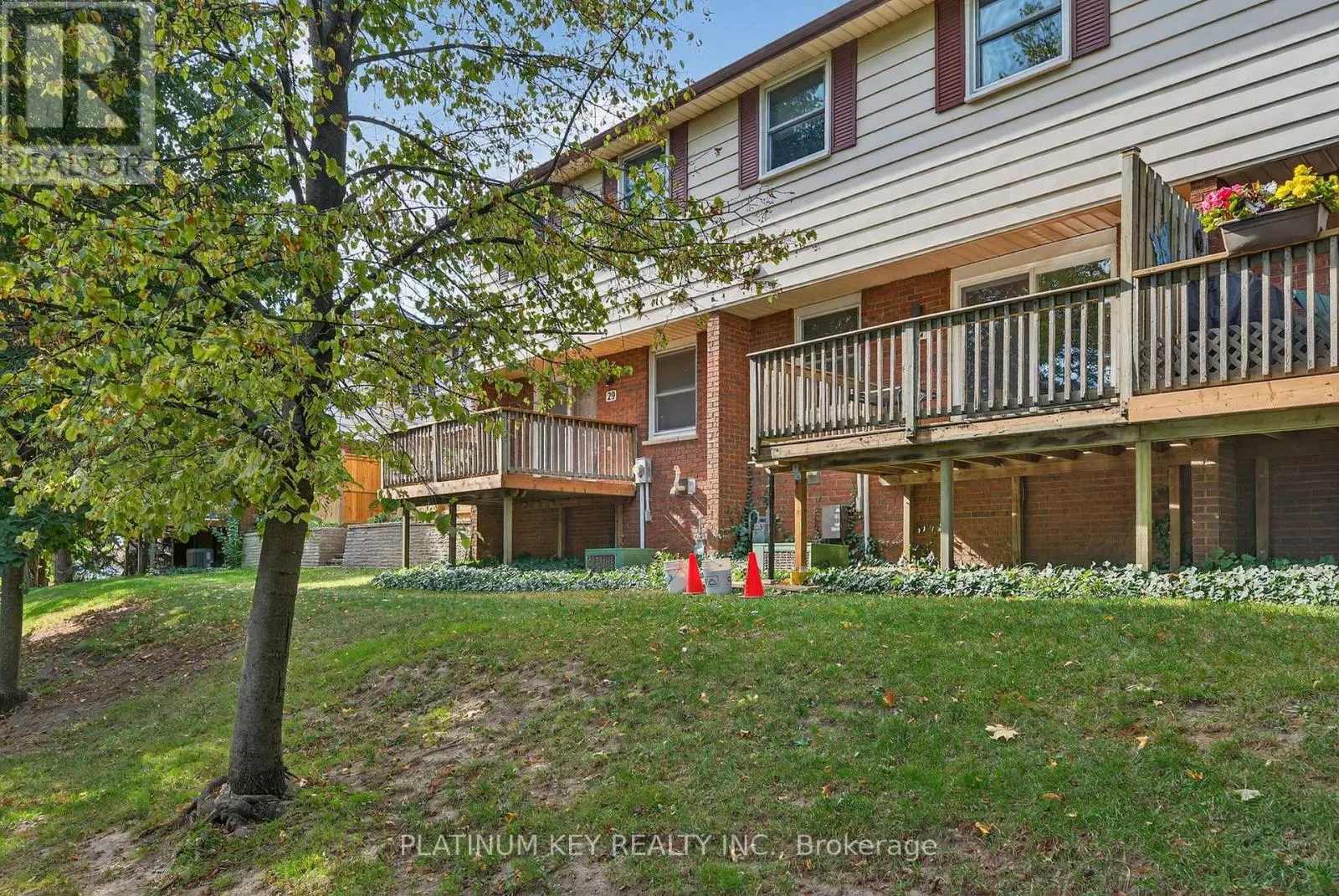 27 - 295 WILKINS STREET, #27