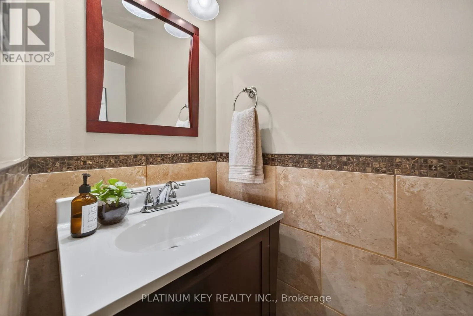 27 - 295 WILKINS STREET, #27