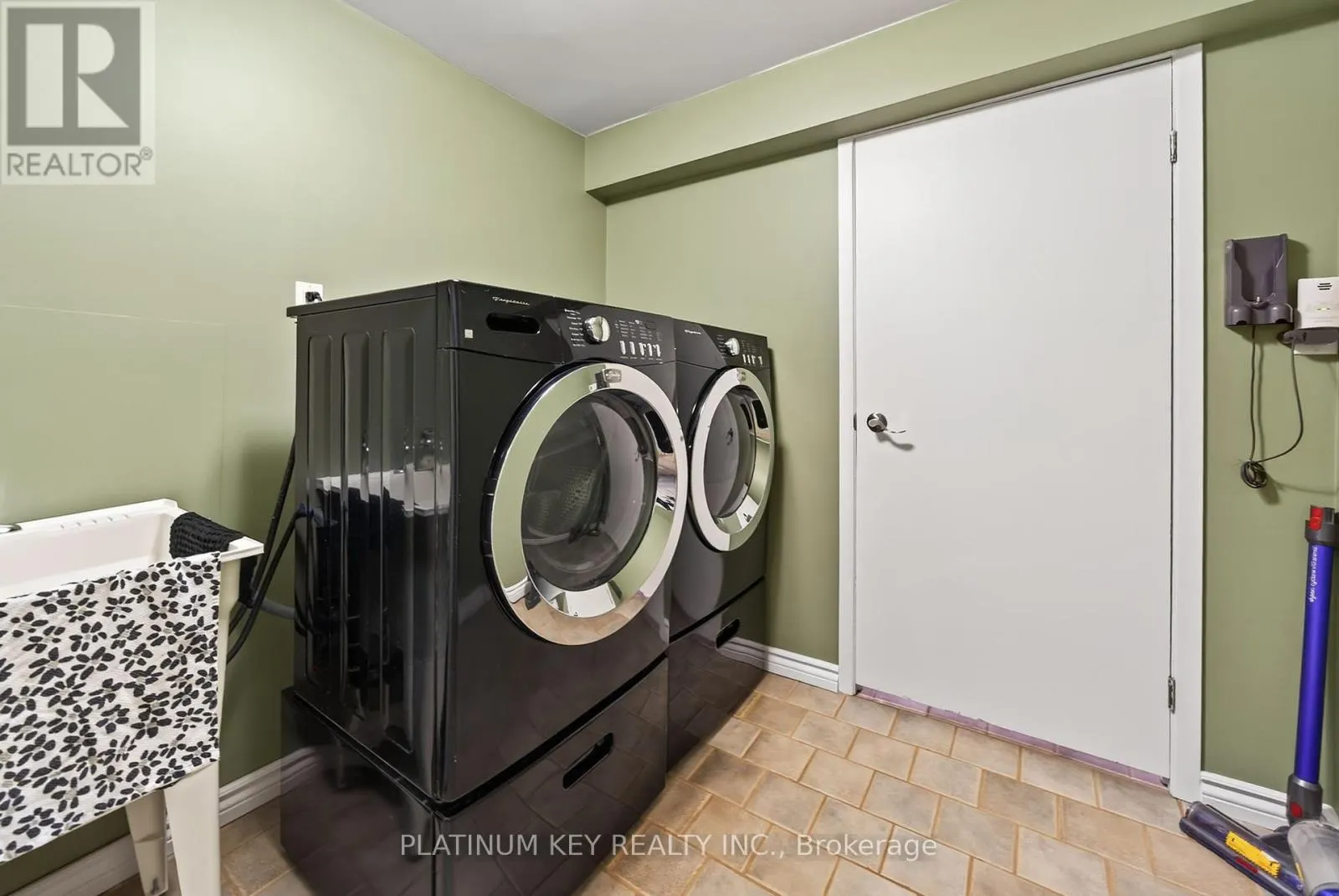 27 - 295 WILKINS STREET, #27
