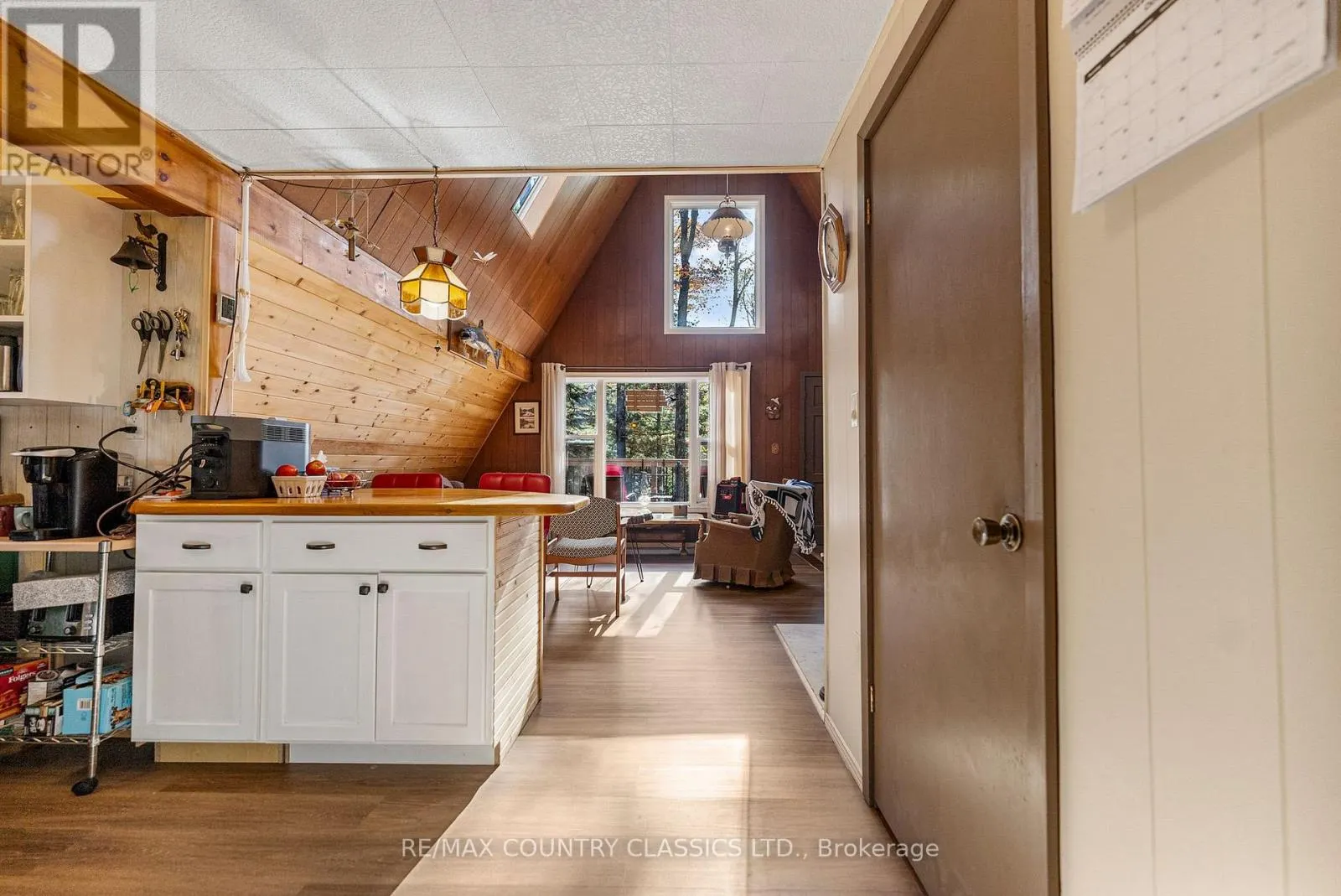 1201 MORAINE DRIVE