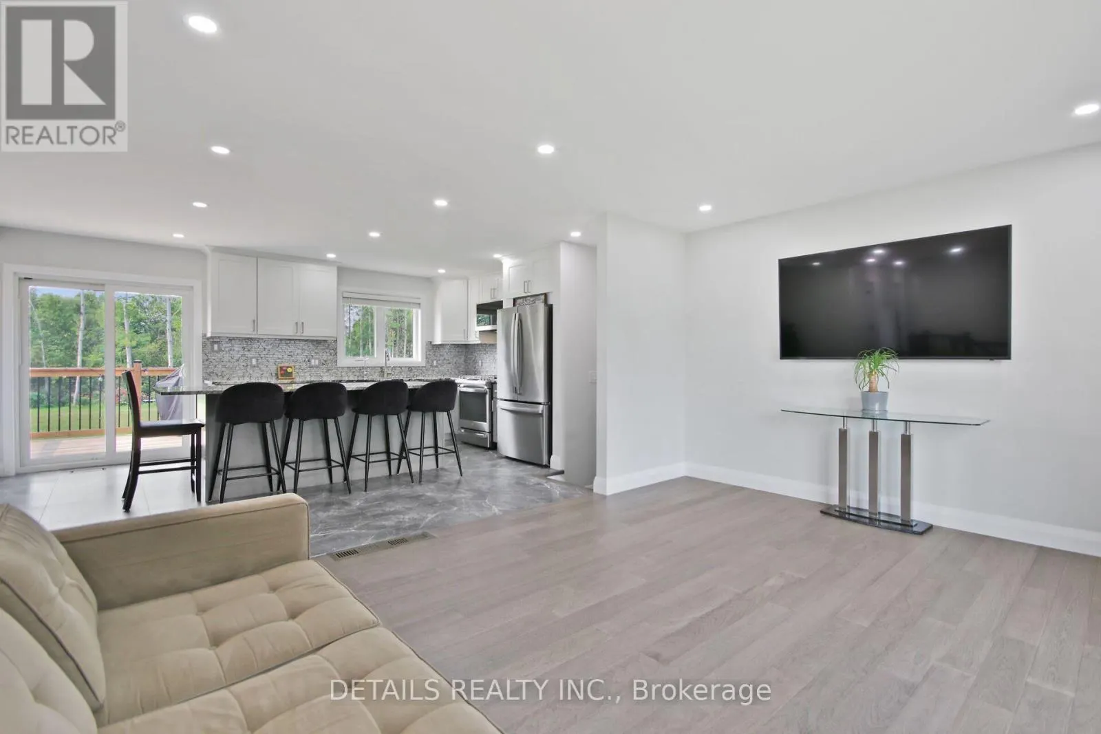 2708 BEKKERS COURT