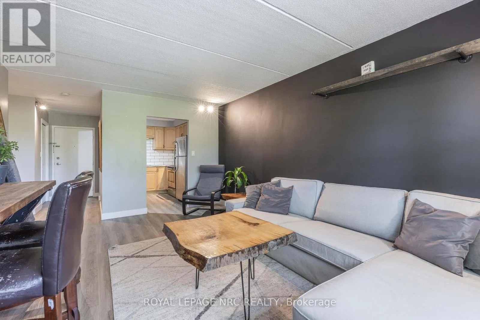 207 - 41 RYKERT STREET, #207