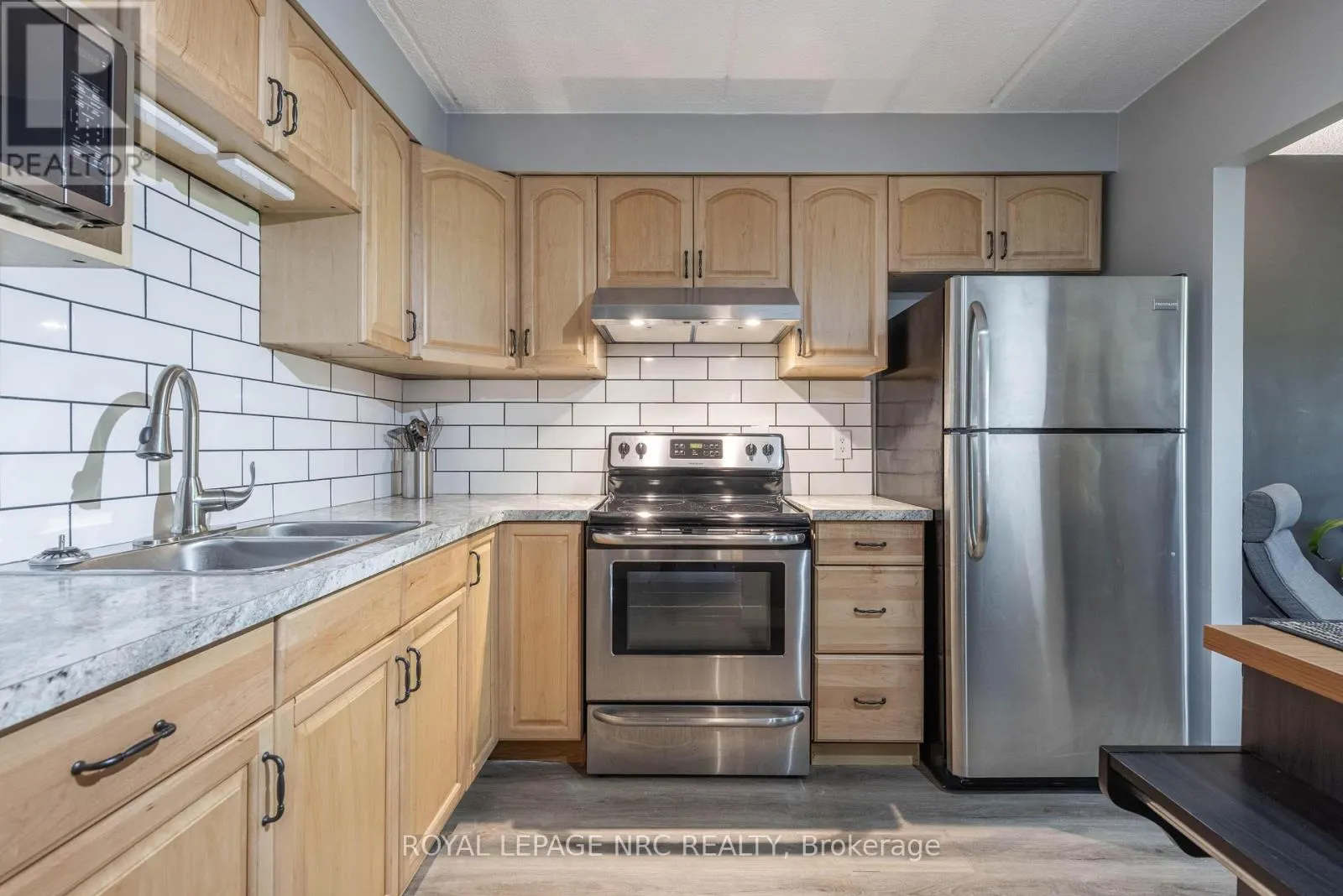 207 - 41 RYKERT STREET, #207