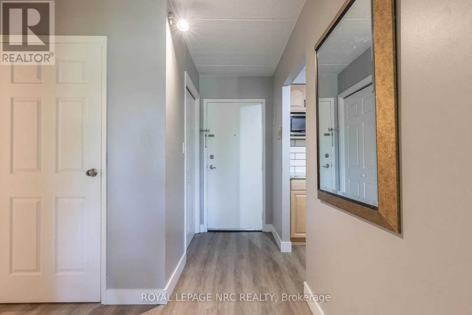 207 - 41 RYKERT STREET, #207