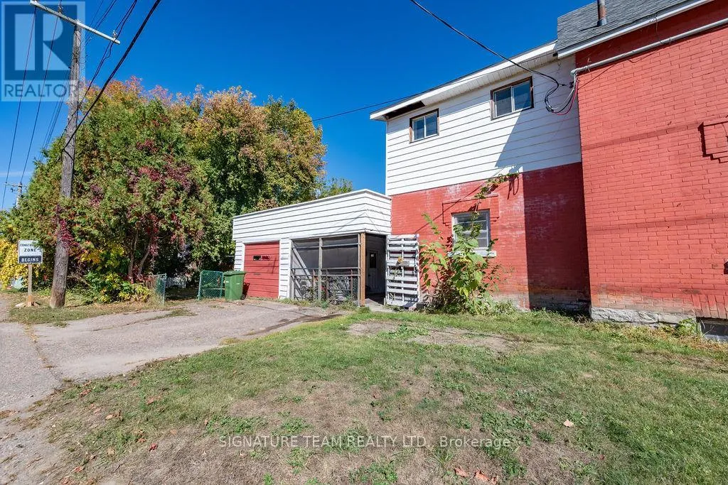201 WELLAND STREET